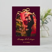 Elegant Bow Arch Burgundy Christmas Photo Gold 箔シーズンカード (立ち正面)