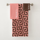 Elegant Brown Pink Abstract Script Name Towel バスタオルセット (インサイチュ)