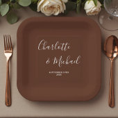 Elegant Brown Script Minimalist Wedding ペーパープレート