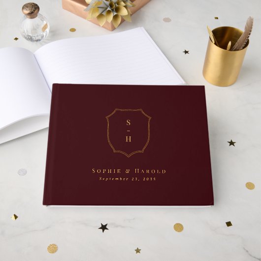 Elegant Burgundy & Gold Crest Monogram Wedding ゲストブック (正面見開き)