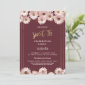 Elegant burgundy pink gold daisy flowers Sweet 16 招待状 (スタンド正面)
