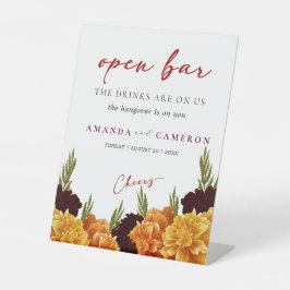 Elegant Burgundy Red "Marigold" Open Bar Wedding 台座サイン