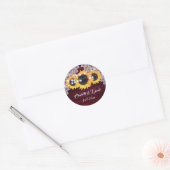 Elegant Burgundy Wood Lace Sunflower Wedding ラウンドシール (封筒)