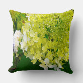 Elegant Chartreuse Green Limelight Hydrangea クッション (正面)