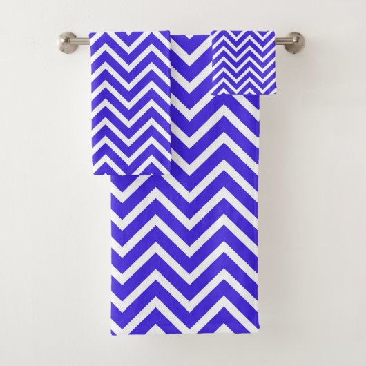 Elegant Chevron Pattern on Royal Blue and White バスタオルセット (インサイチュ)