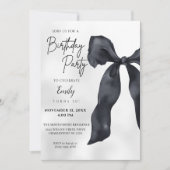Elegant Chic Modern Black Bow Birthday Invitation 招待状 (正面)