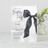 Elegant Chic Modern Black Bow Birthday Invitation 招待状 (スタンド正面)