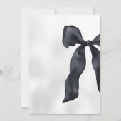 Elegant Chic Modern Black Bow Birthday Invitation 招待状 (裏面)
