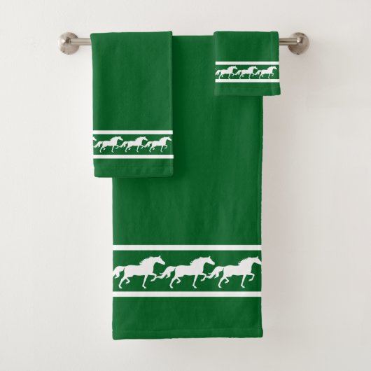 Elegant, Chic White Horses on Forest Green バスタオルセット (インサイチュ)