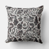 Elegant Christmas floral ornament pattern design クッション (正面)