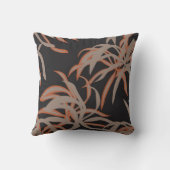 Elegant Copper and Black Tropical Leaf Throw Pillo クッション (裏面)