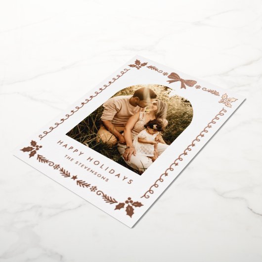 Elegant Coquette Bow Frame Happy Holidays 箔シーズンカード (回転した状態)