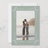 Elegant Coquette Sage Green Bow Photo Wedding セーブザデート (裏面)