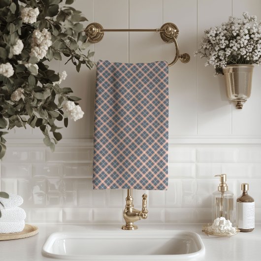 Elegant Coral Towels Grey Plaid for Modern Use バスタオルセット