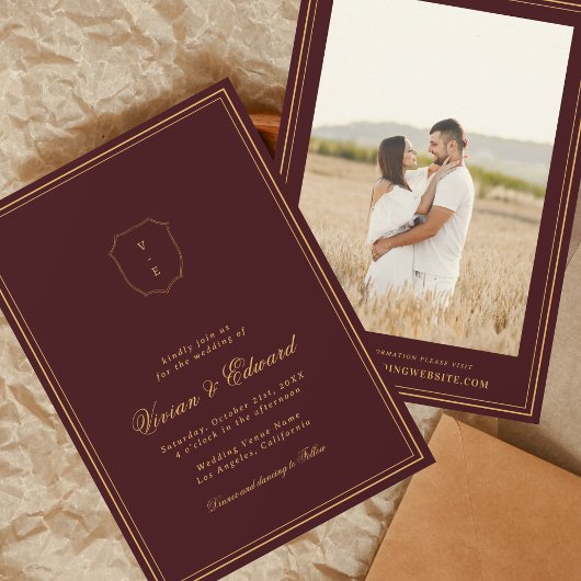 Elegant Crest Monogram Burgundy & Gold Wedding 招待状