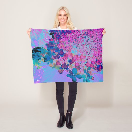 Elegant Dark Blue and Magenta Limelight Hydrangea フリースブランケット (インサイチュ)