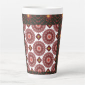 Elegant Dark Red Geometric Pattern Ceramic Mug – A カフェラテマグ (正面)