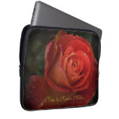 Elegant Dark Red Rose Botanical Electronics Bag ラップトップスリーブ (正面右)