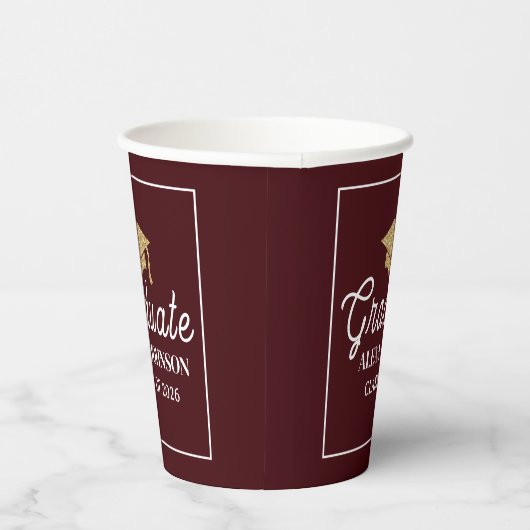Elegant Deep Burgundy Class Of 2026 Graduation 紙コップ (右)