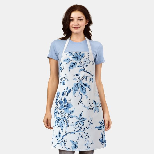 Elegant Delft Blue and White Floral エプロン (着用した状態)