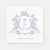 Elegant Dusty Blue Floral Crest Monograms Wedding スタンダードカクテルナプキン (正面)