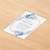 Elegant Dusty Blue Floral Gold Geometric Wedding アクリル招待状 (レイダウン)