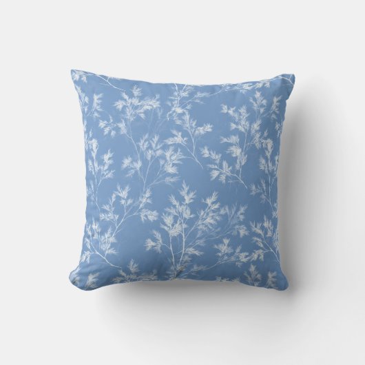 Elegant Dusty Blue Winter Frost Botanical Pillow クッション (正面)