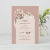 Elegant Dusty Pink Pampas Floral Wedding Invite 招待状 (スタンド正面)