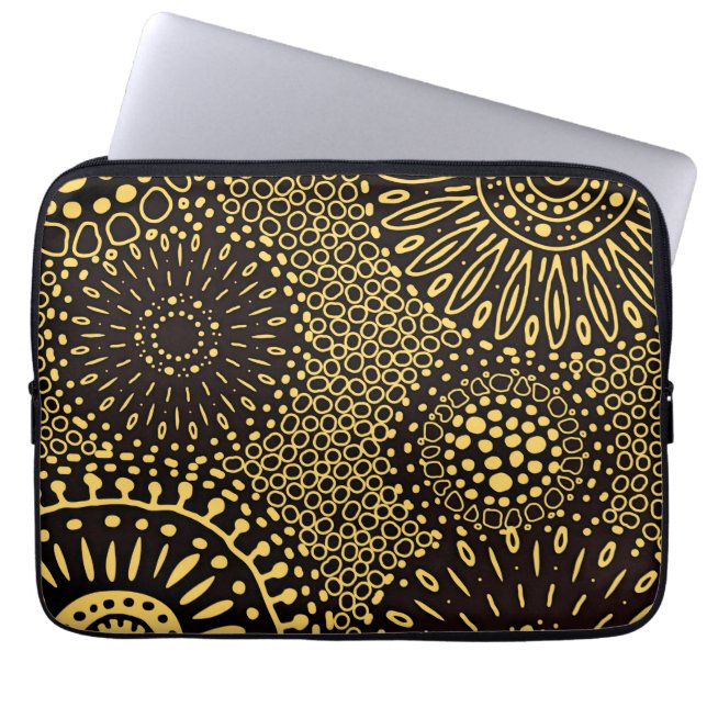 Elegant Ethnic Floral Black Gold Laptop Sleeve ラップトップスリーブ (正面)