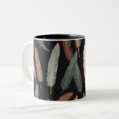 Elegant Feather Pattern Mug – Nature’s Grace ツートーンマグカップ (正面左)