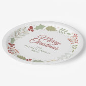 Elegant Floral Christmas Wreath Family Custom Name ペーパープレート (アングル)