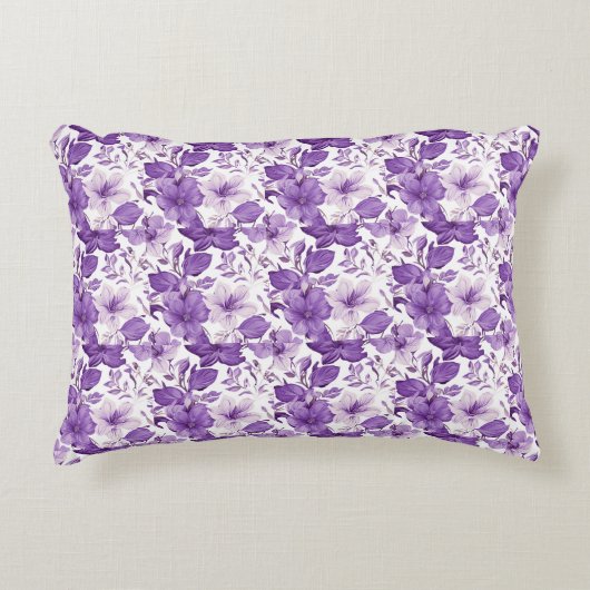 Elegant floral pattern in purple tones アクセントクッション (正面)