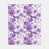 Elegant floral pattern in purple tones フリースブランケット (正面)
