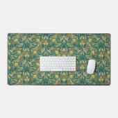 Elegant Floral Pattern in Yellow and Red on Green デスクマット (キーボード&マウス)