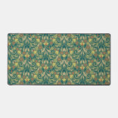 Elegant Floral Pattern in Yellow and Red on Green デスクマット (正面)