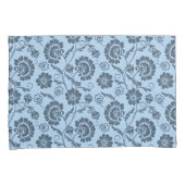 Elegant Floral Pattern on Light Blue Back 枕カバー (正面右)