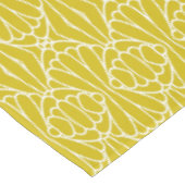 Elegant Floral Pattern with Red and Blue Leaves Ta テーブルクロス (アングル)