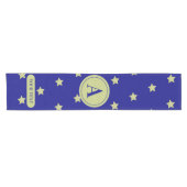 Elegant Gold & Blue Star Pattern Monogram ショートテーブルランナー (横)