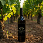 Elegant Gold Crown Frame On Custom Black ワインラベル