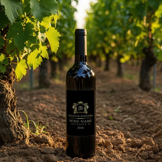 Elegant Gold Crown Frame On Custom Black ワインラベル