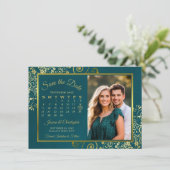 Elegant Gold Curls Teal Calendar & Photo Wedding セーブザデート (スタンド正面)