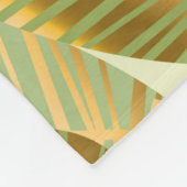 elegant gold exotic leaves seamless pattern on blu フリースブランケット (角)