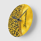 Elegant gold faux glitter animal print Monogram ラウンド壁時計 (傾斜)