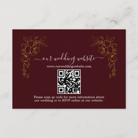 Elegant Gold Floral Deep Burgundy QR Code Wedding  エンクロージャーカード (正面)