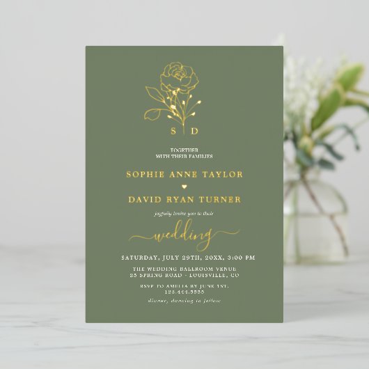 Elegant Gold Floral Sage Green Monogram Wedding 箔招待状 (立ち正面)