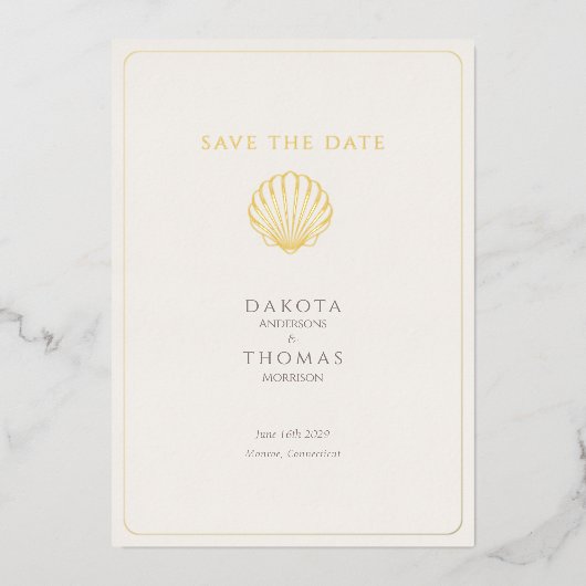 Elegant Gold Seashell  Wedding Save the Date 箔シーズンカード (正面)