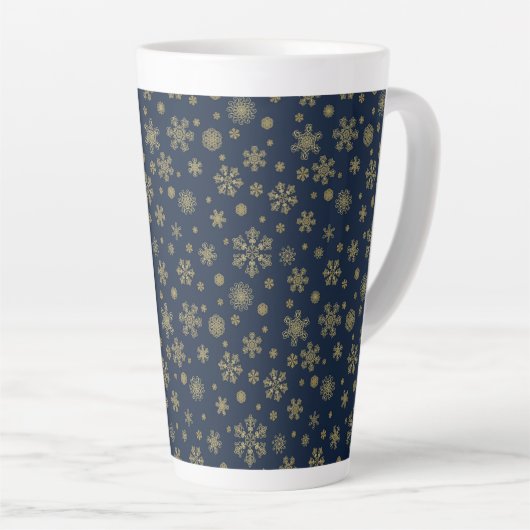 Elegant Gold Snowflake Winter Pattern カフェラテマグ (右アングル)