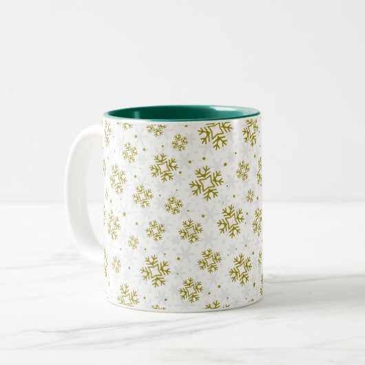 Elegant Gold Snowflake Winter Pattern ツートーンマグカップ (正面左)