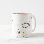 Elegant Gold Stars "New Year, New Vibes ツートーンマグカップ (正面右)