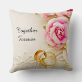 Elegant Gold Wedding Rings with Roses Romantic 💍 クッション (裏面)